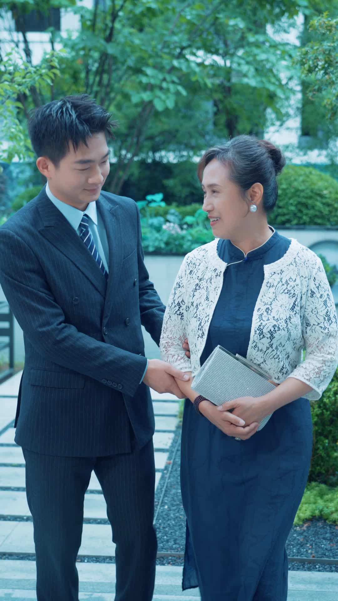 エピソード38 - 左手に家族愛右手に恨み