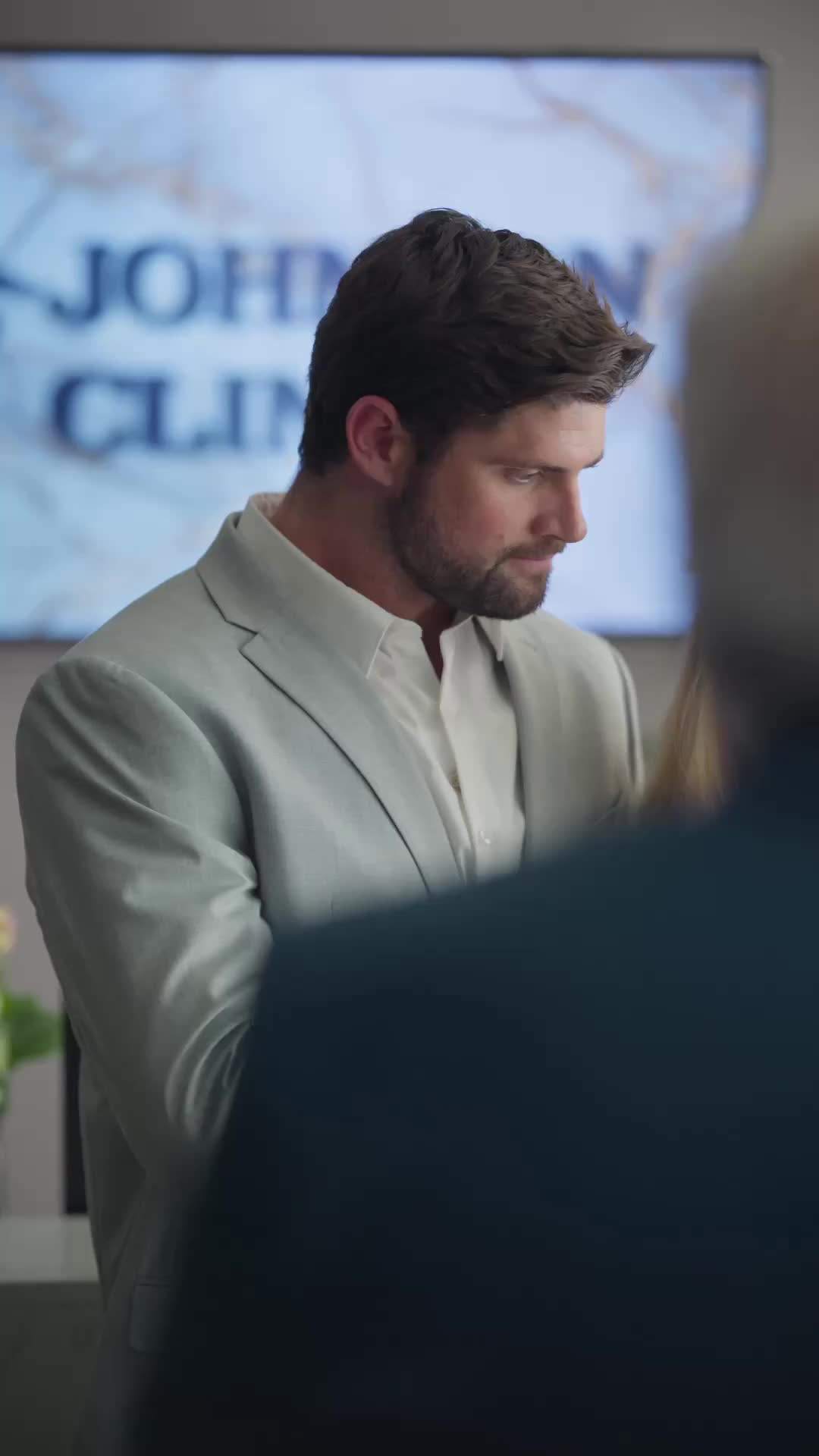 Episódio 11 - A Falsa Esposa do Bilionário