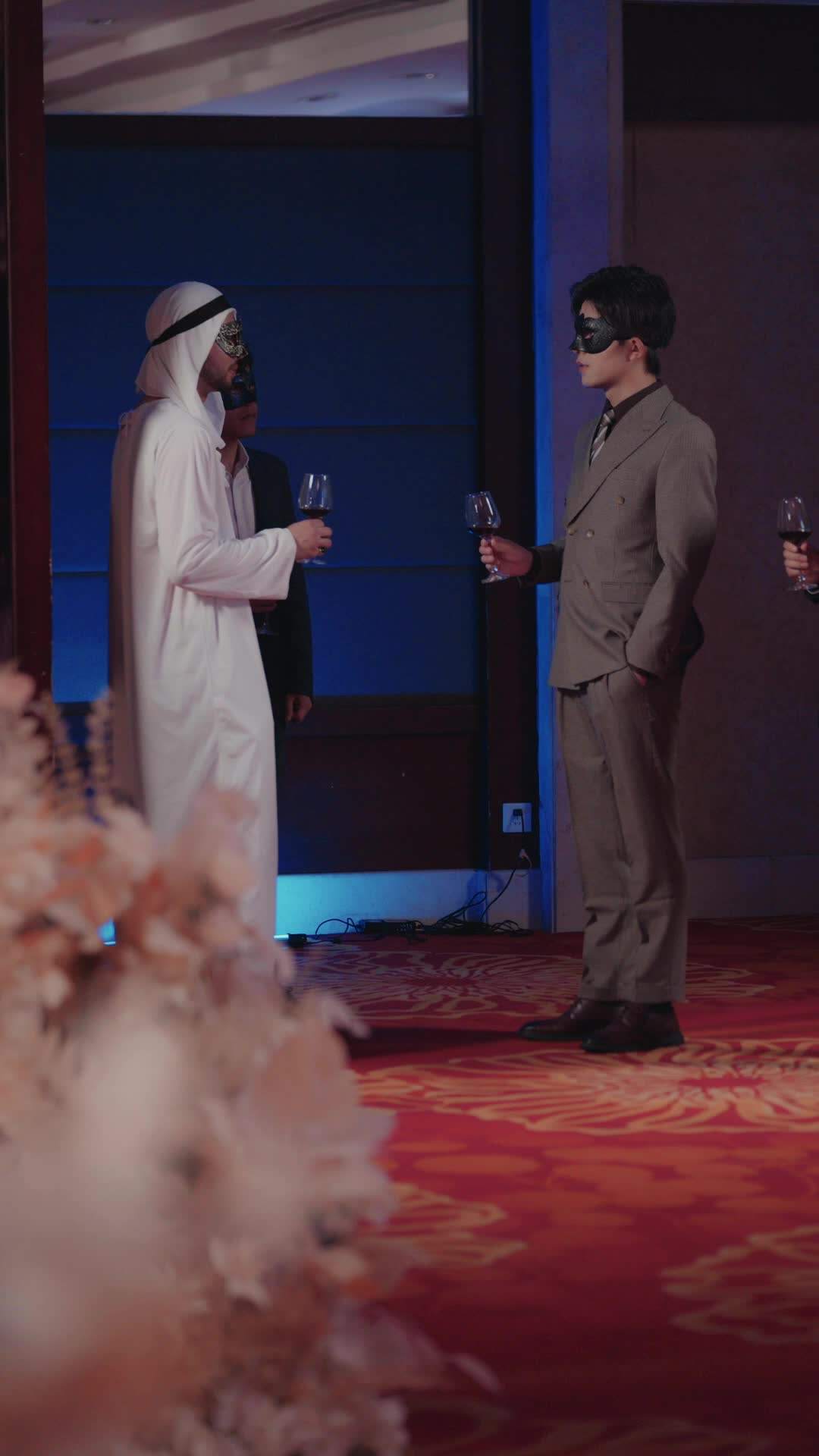Episode 45 - Mr. & Mrs. Smith: Pretending to Be CEO‘s Penniless Lover