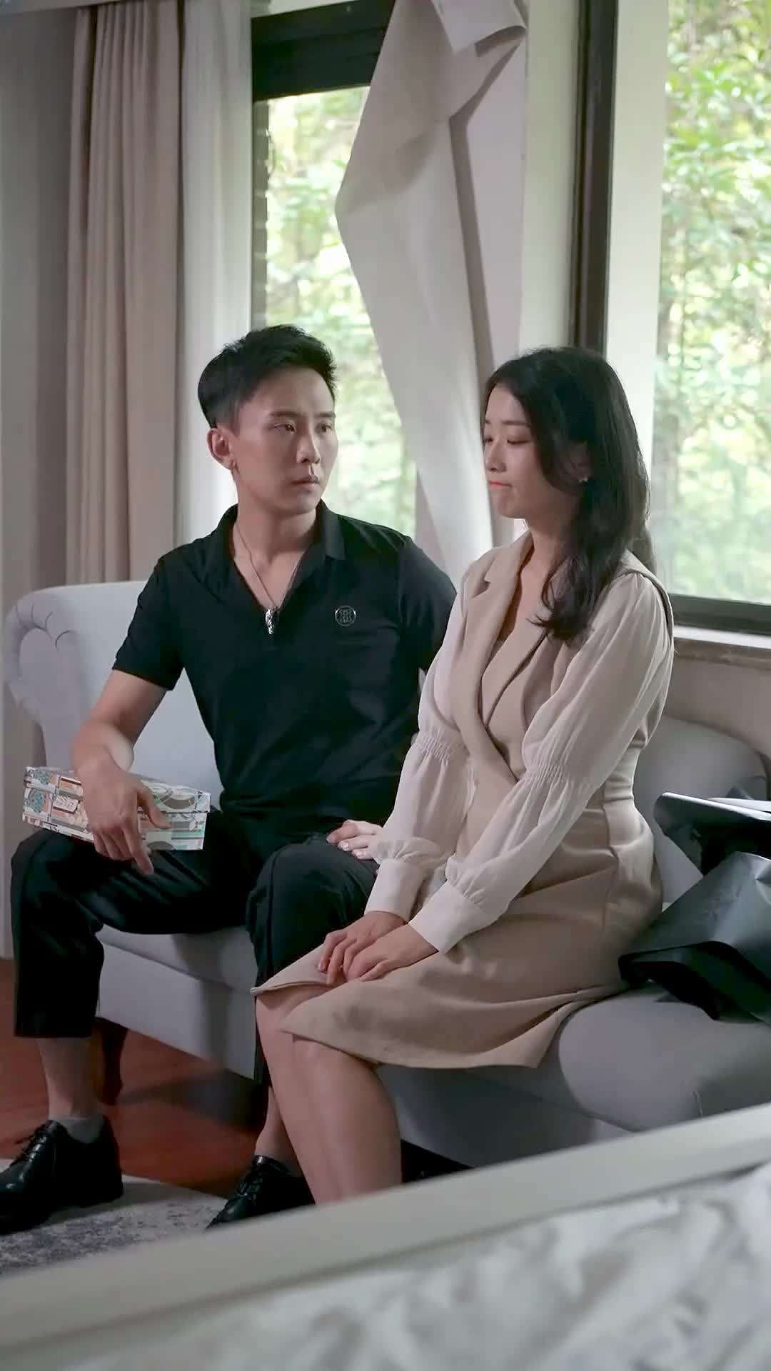 Episode 30 - Trophy Husband Turned Tycoon