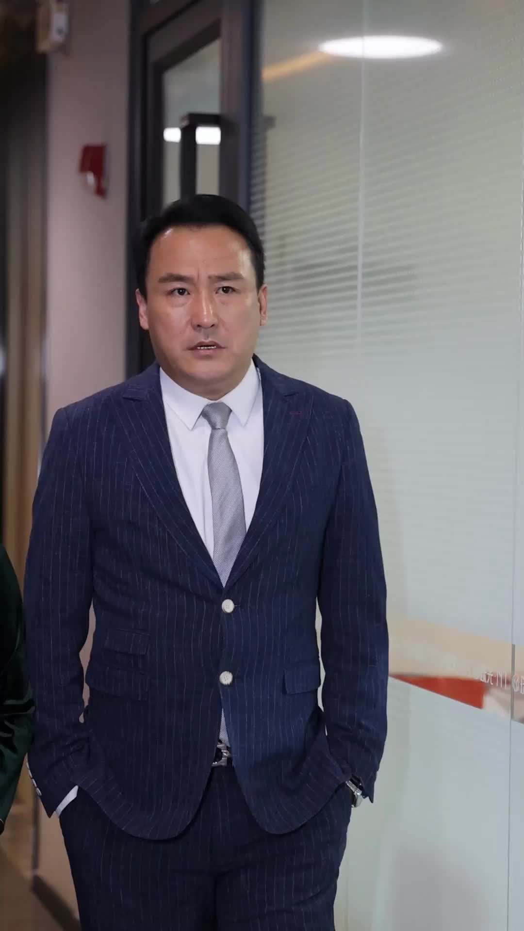 Episode 55 - Badass Bodyguard and His Stunner CEO Wife