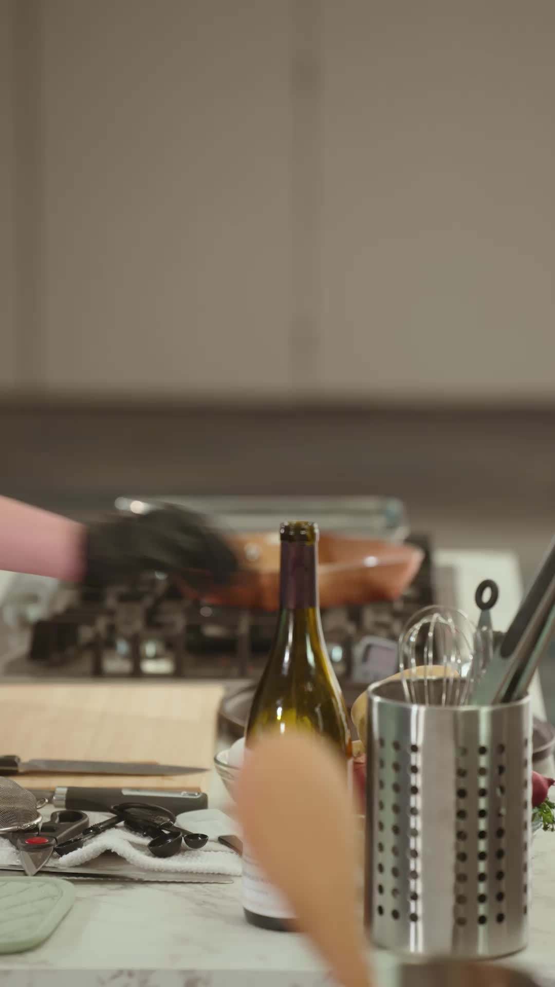 Episode 62 - The Cooking Queen: A Recipe for Divorce