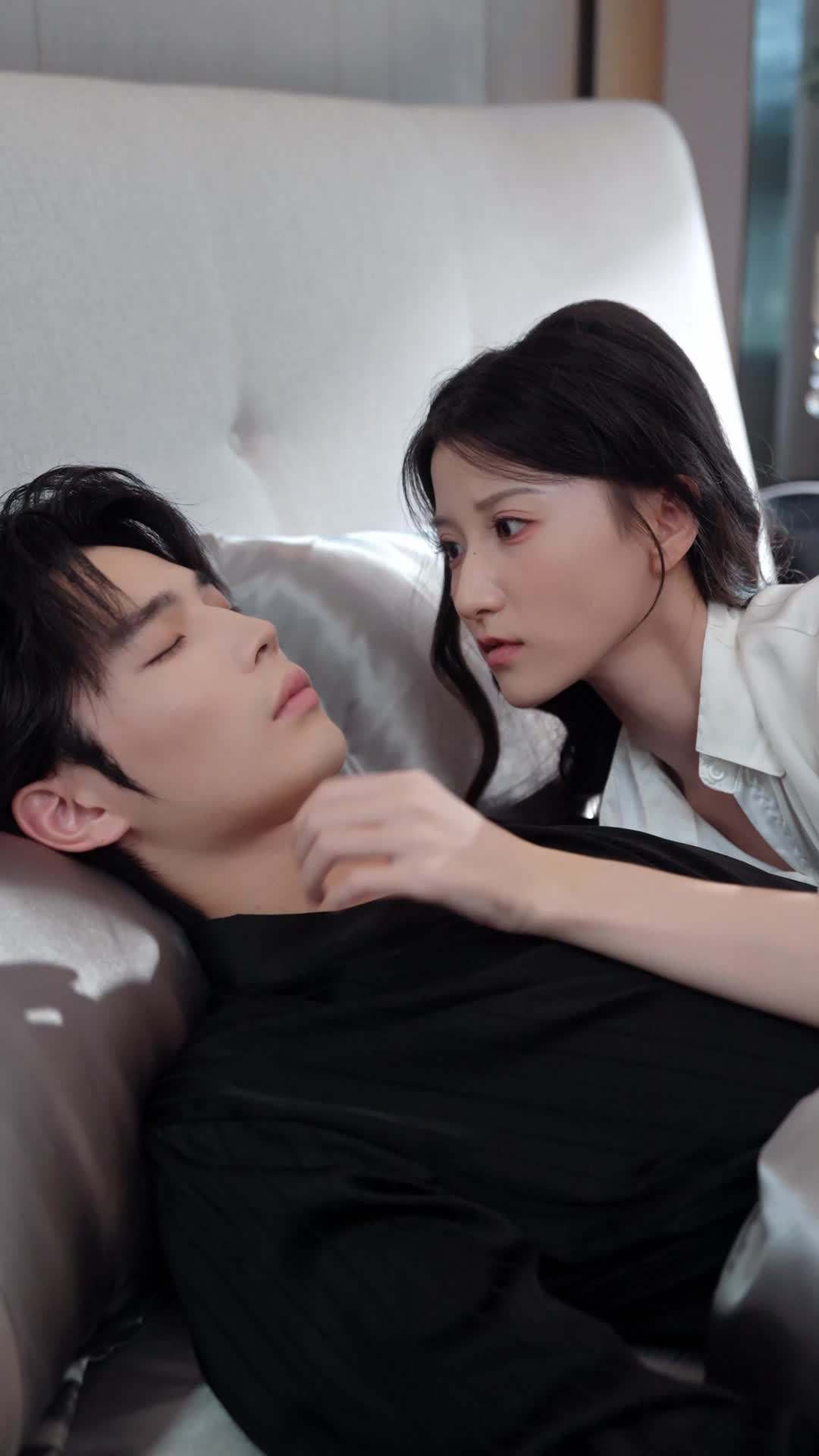 Episode 27 - His Morning Sickness Alert & Her Love Signal