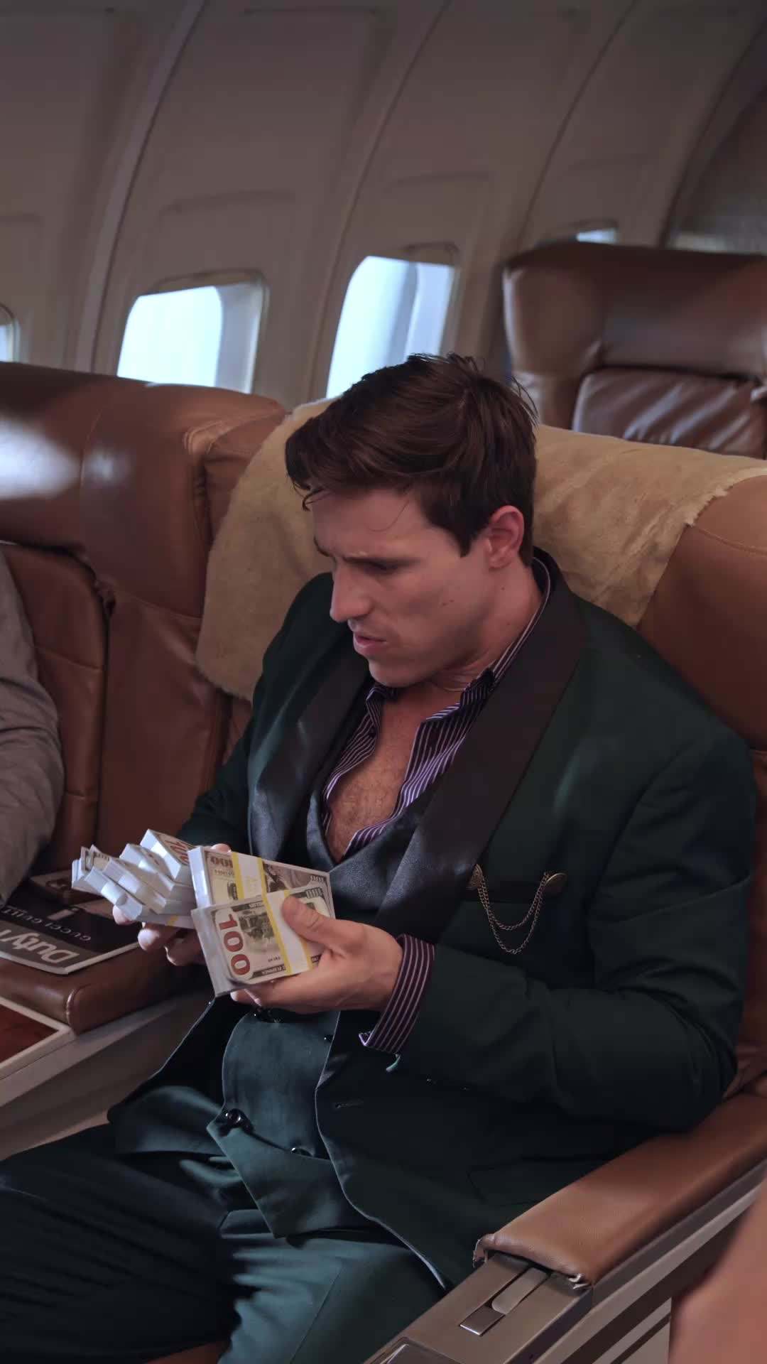 Episode 17 - The Hidden Billionaire in First Class