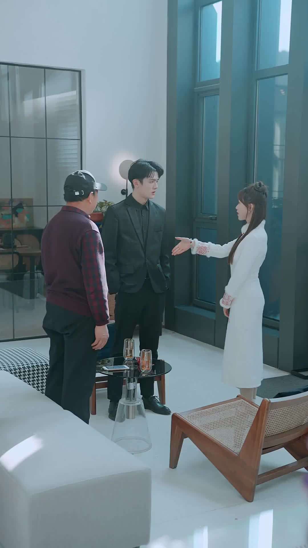 Episode 7 - A Glass Heart Intoxicated by Blossoms