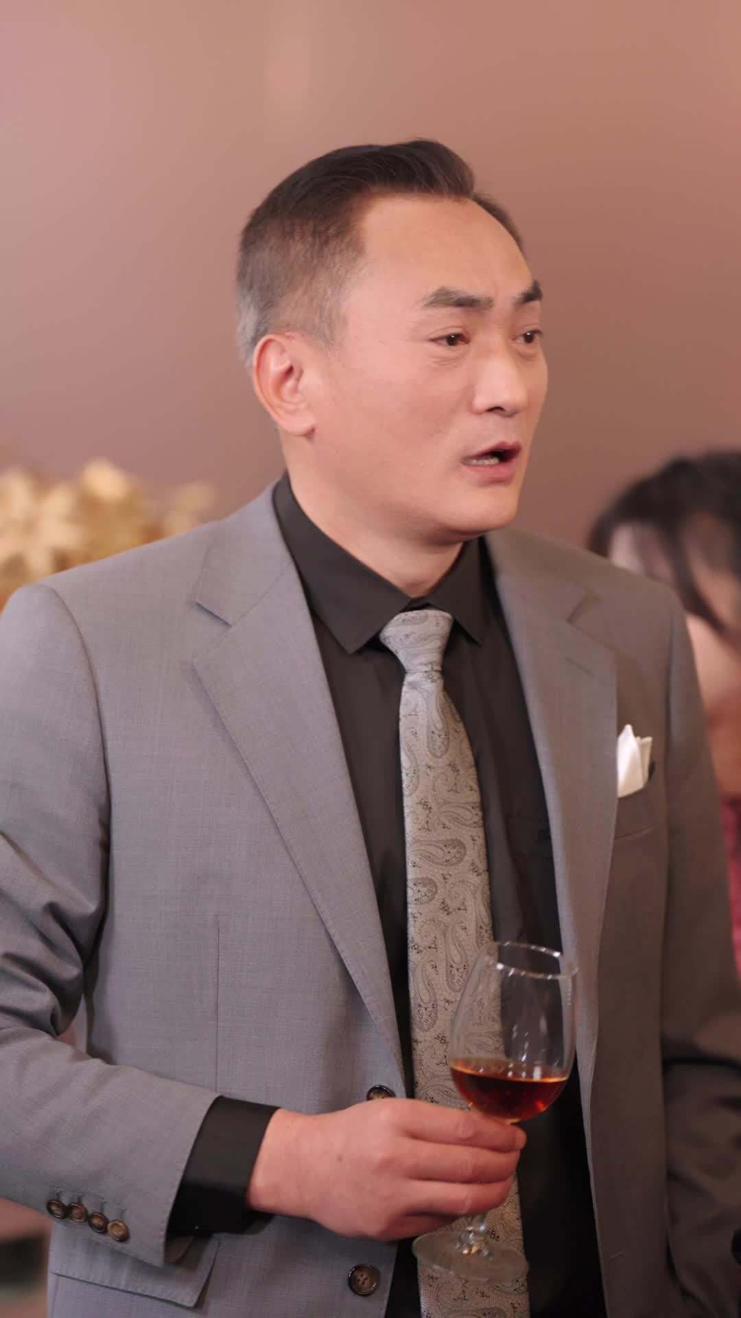 에피소드 57 - 억만장자와 두 얼굴의 아내