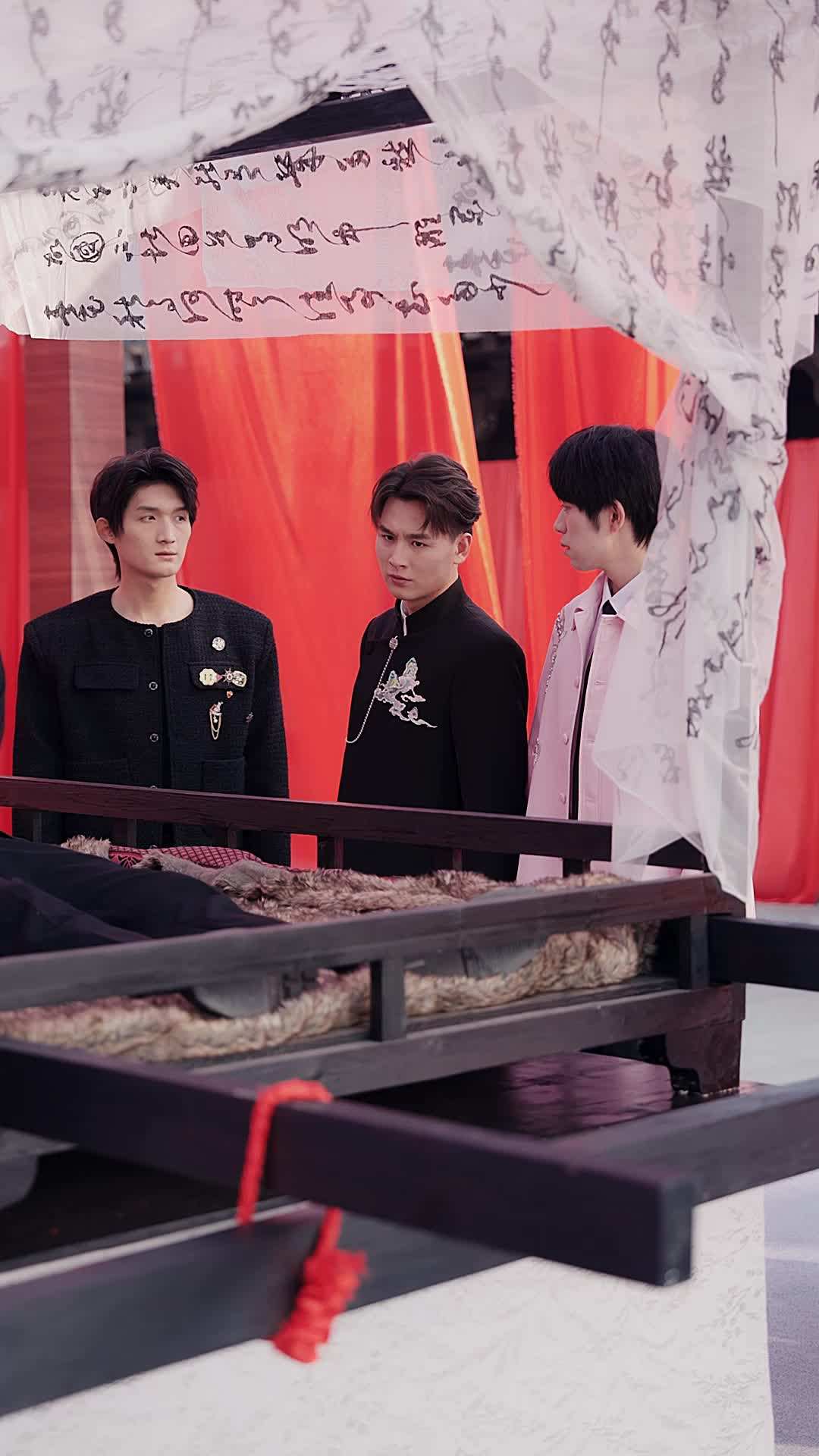 에피소드 3 - 장미 꽃잎과 부활