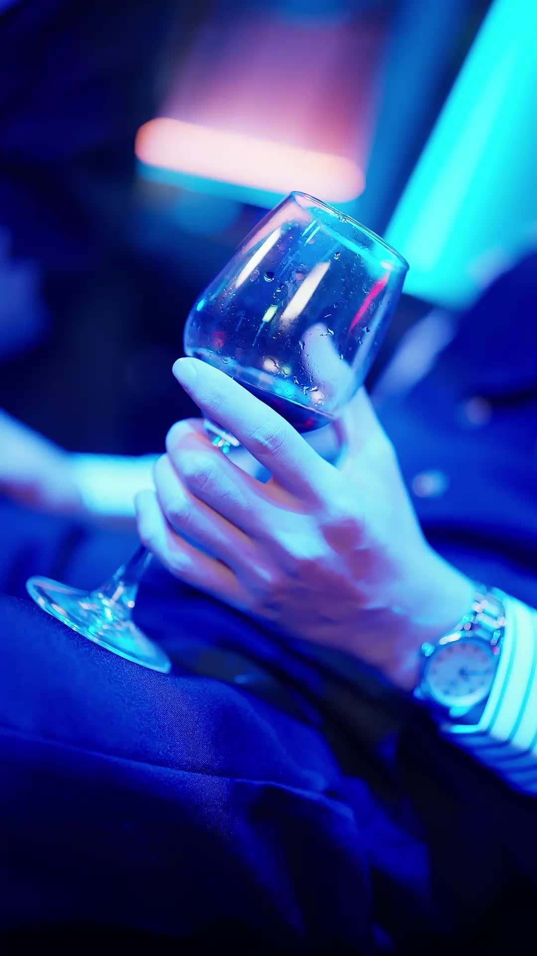 에피소드 11 - 허영의 장에서의 재회