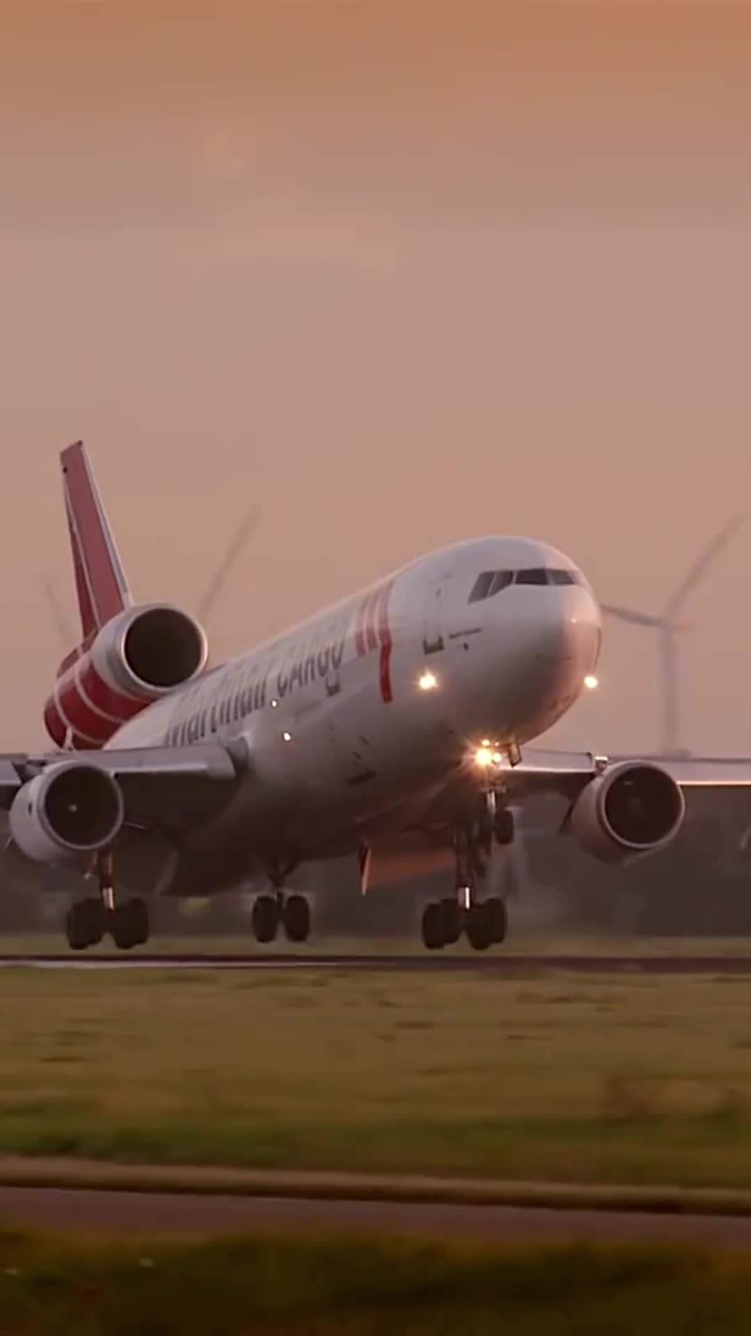 الحلقة 15 - عشقٌ يتخطى اللوحة