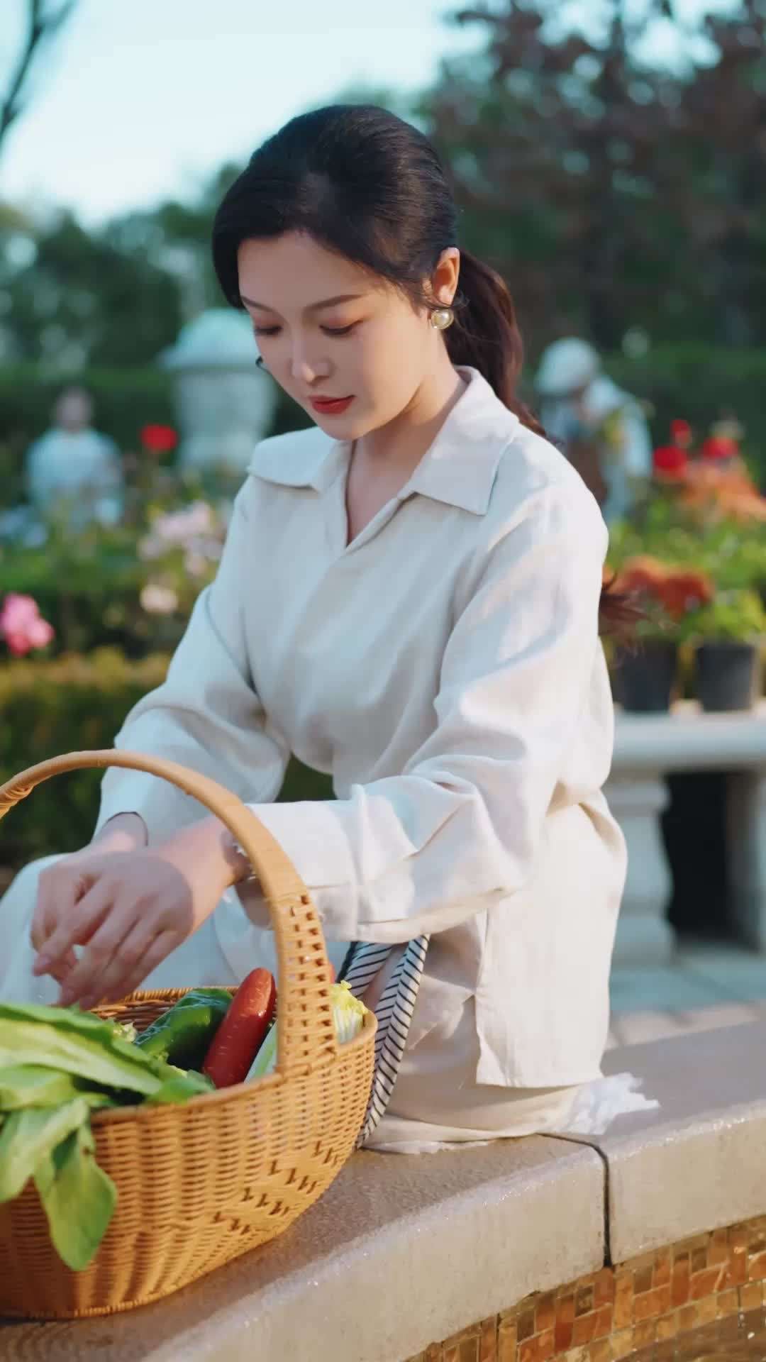 에피소드 1 - 돌아온 아가씨: 모녀가 함께하는 싸움