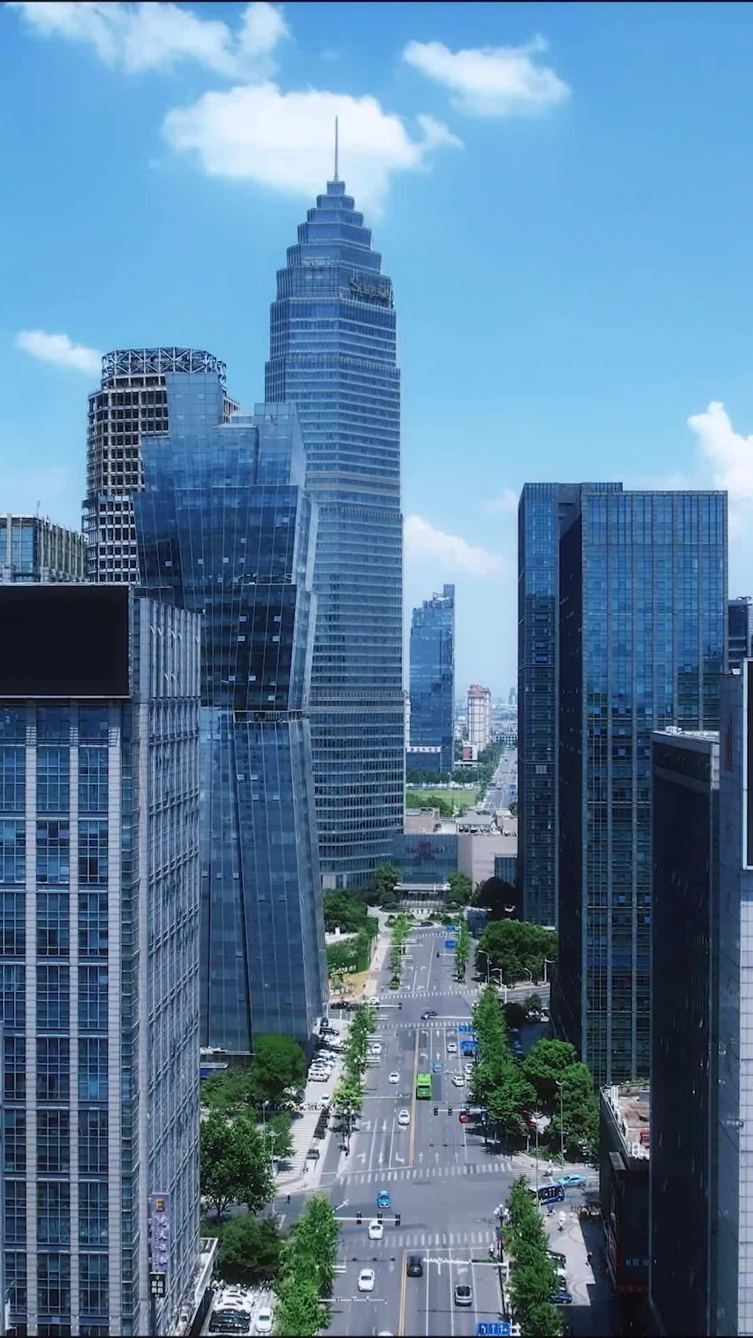 Episode 20 - Istri Super Kuat, Dimanjakan Sang Suami